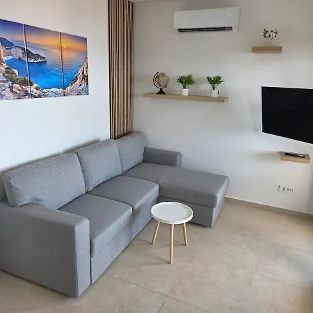 Seaview Modern Penthouse Omisalj