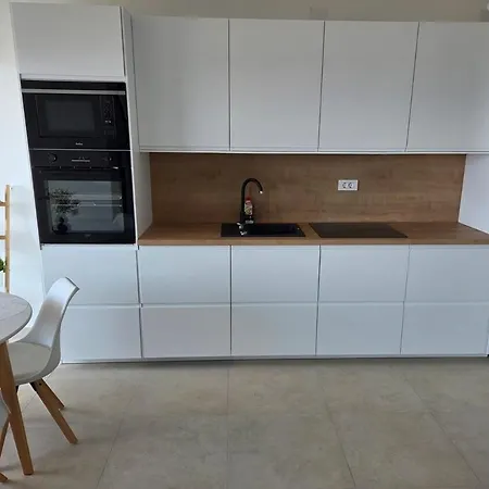 Seaview Modern Penthouse Apartment *