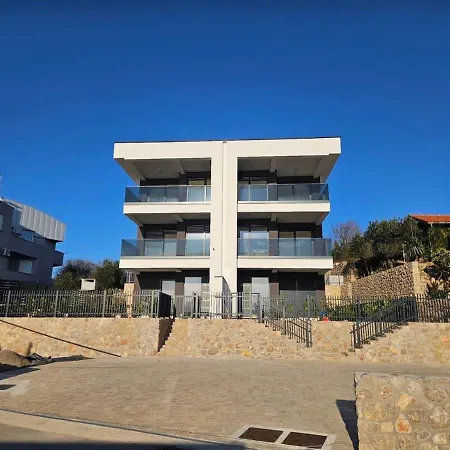 Seaview Modern Penthouse * Omisalj