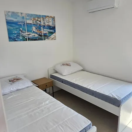 Seaview Modern Penthouse * Omisalj
